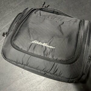 Eddie Bauer unisex travel bag/ organizer excellent condition